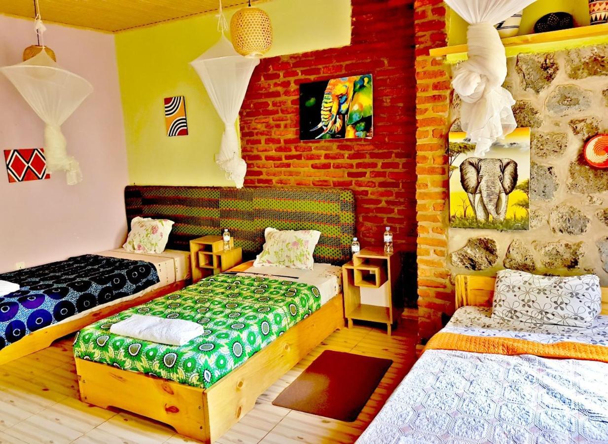 Yambi Guesthouse キガリ エクステリア 写真