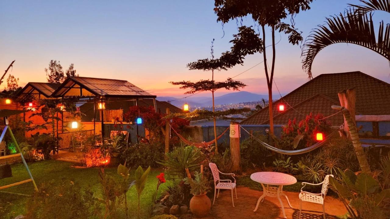 Yambi Guesthouse キガリ エクステリア 写真